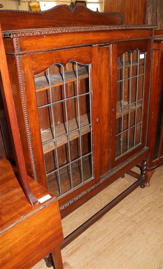 1920s oak 2-door bookcase